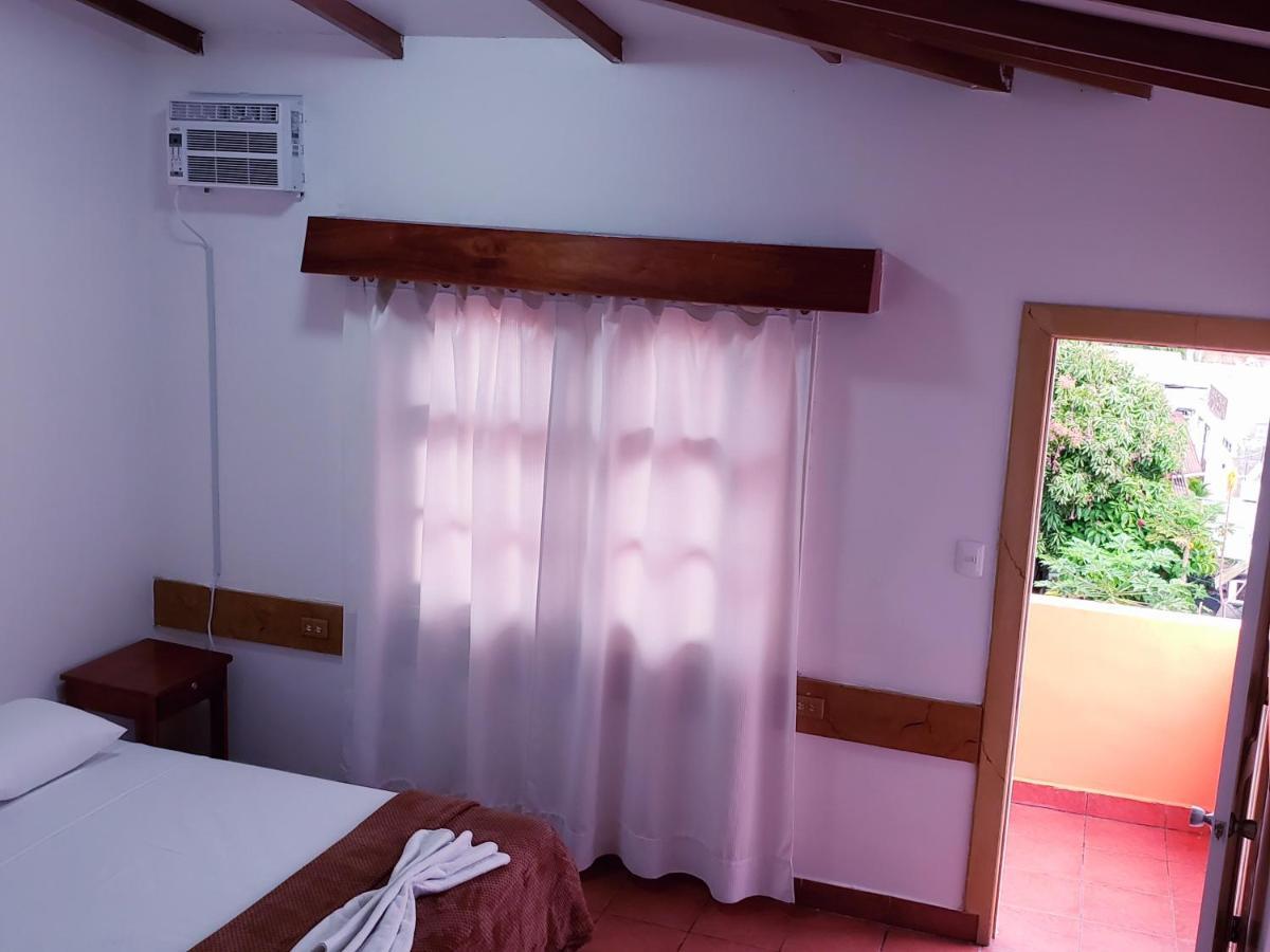 Hotel Crossman Puerto Ayora  Eksteriør billede