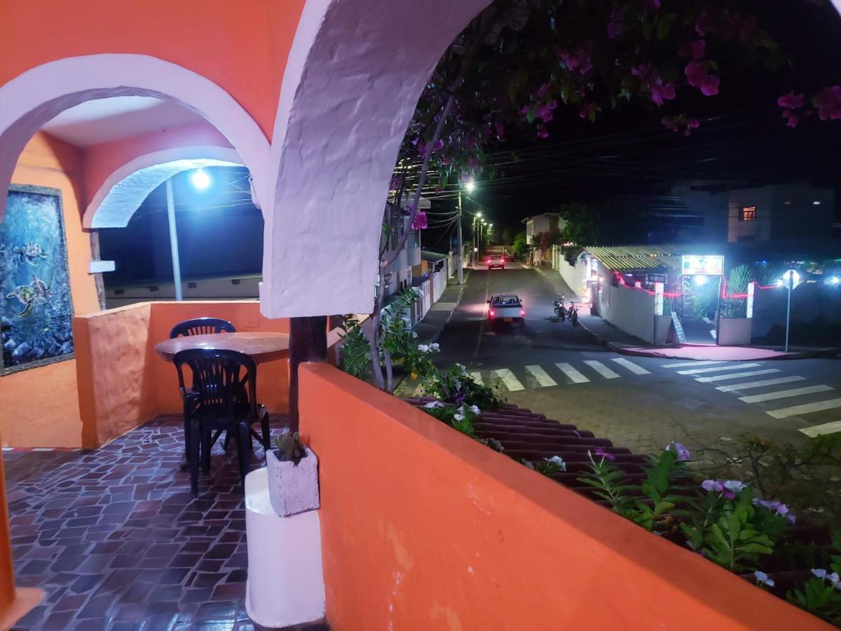 Hotel Crossman Puerto Ayora  Eksteriør billede