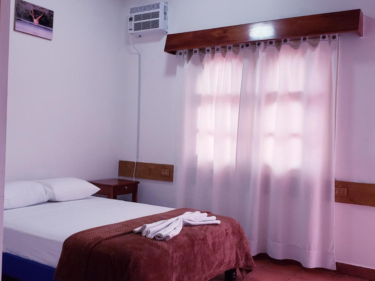 Hotel Crossman Puerto Ayora  Eksteriør billede