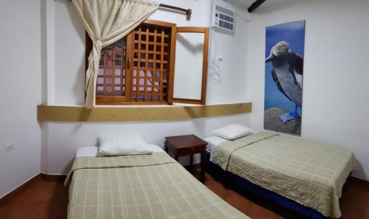 Hotel Crossman Puerto Ayora  Eksteriør billede