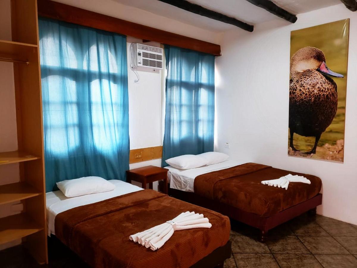 Hotel Crossman Puerto Ayora  Eksteriør billede