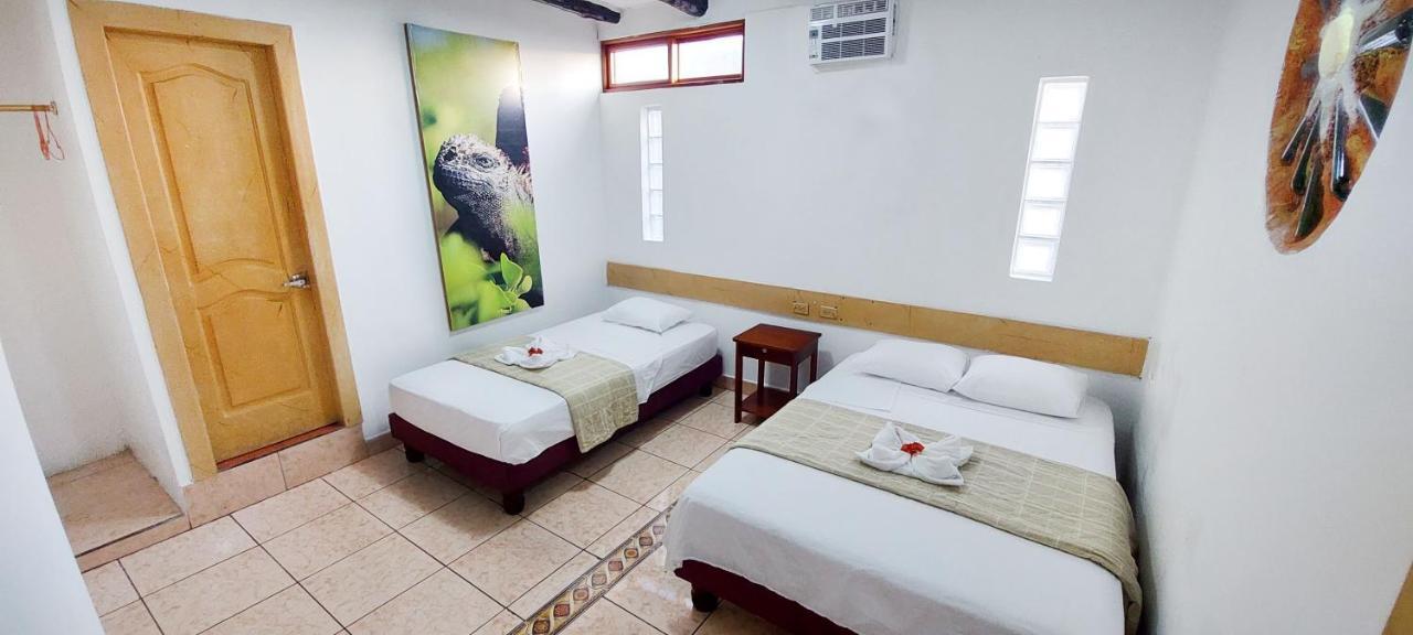 Hotel Crossman Puerto Ayora  Eksteriør billede