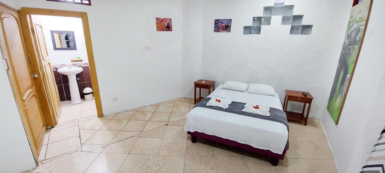 Hotel Crossman Puerto Ayora  Eksteriør billede