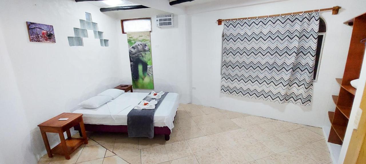 Hotel Crossman Puerto Ayora  Eksteriør billede