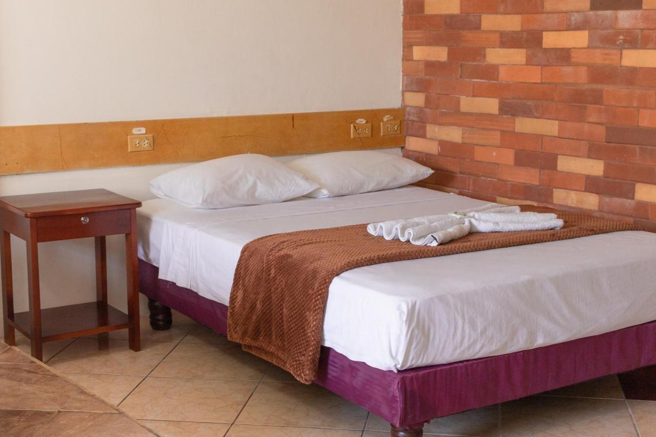 Hotel Crossman Puerto Ayora  Eksteriør billede