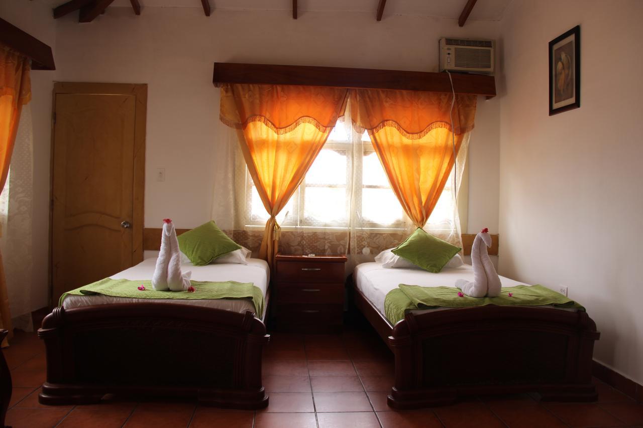 Hotel Crossman Puerto Ayora  Eksteriør billede