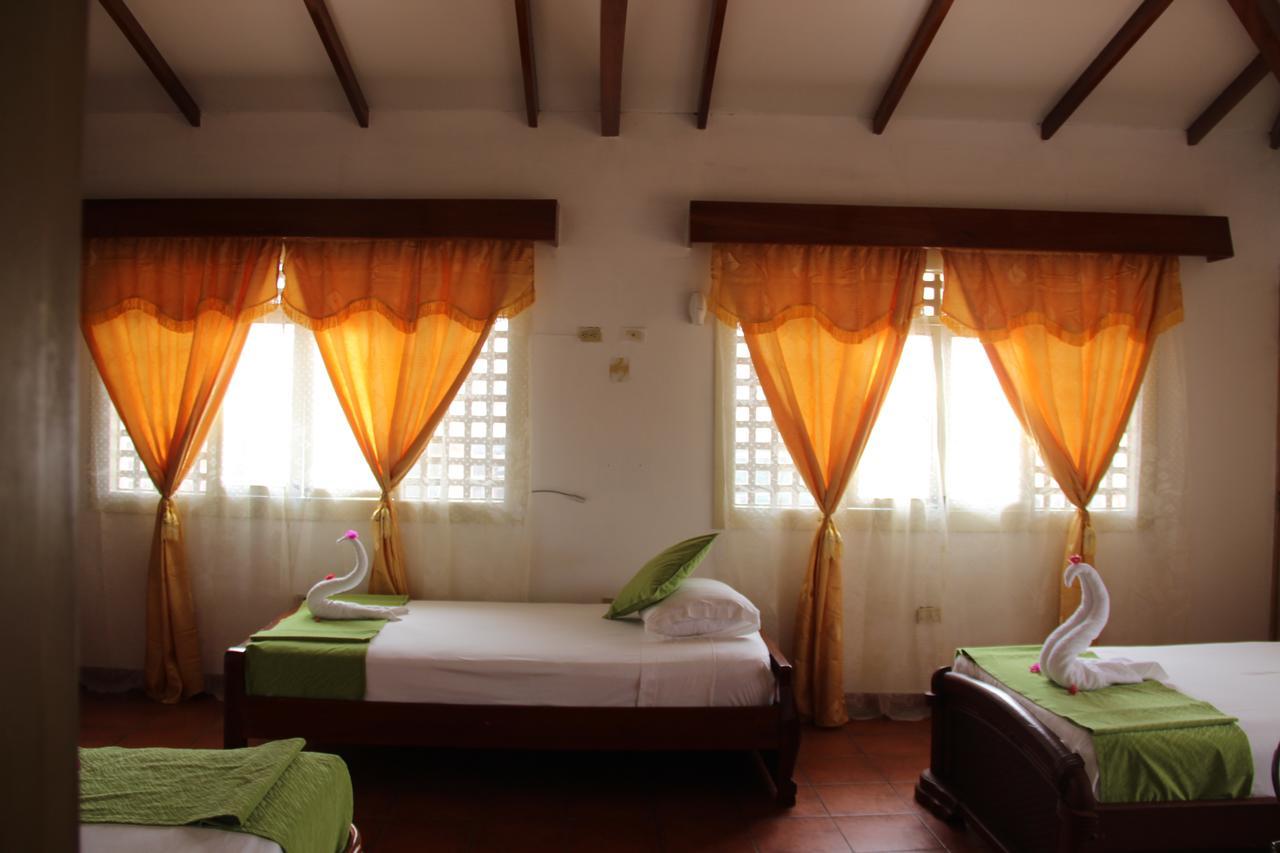 Hotel Crossman Puerto Ayora  Eksteriør billede