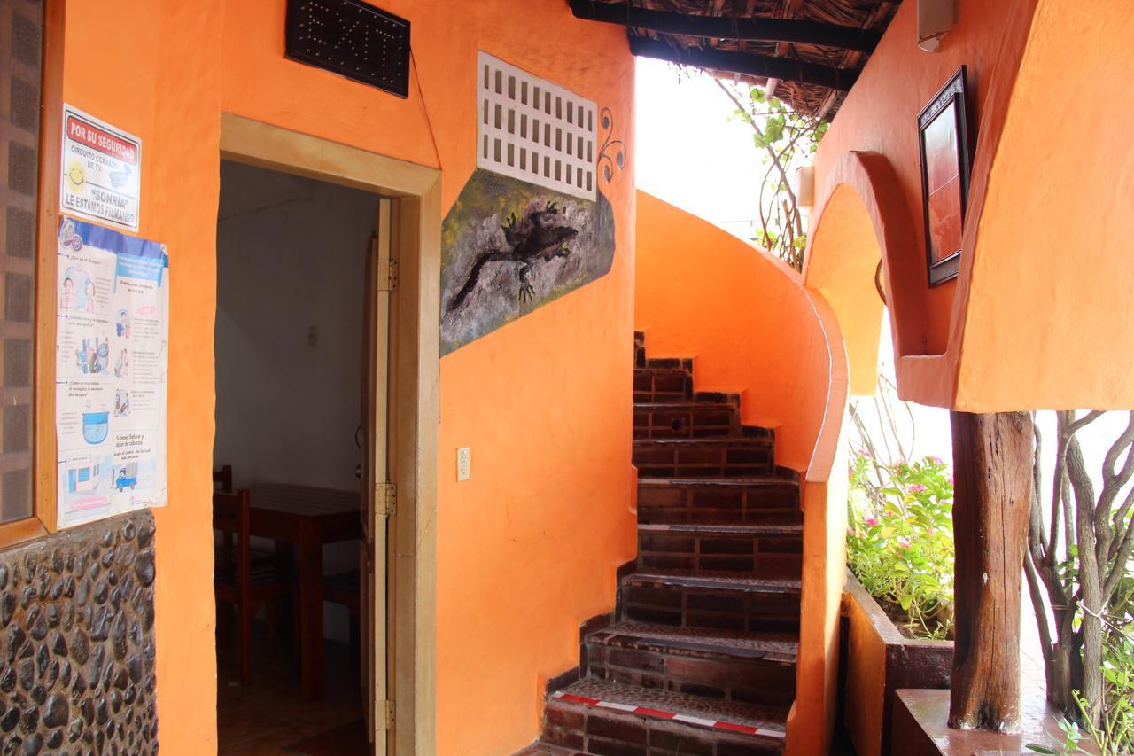 Hotel Crossman Puerto Ayora  Eksteriør billede