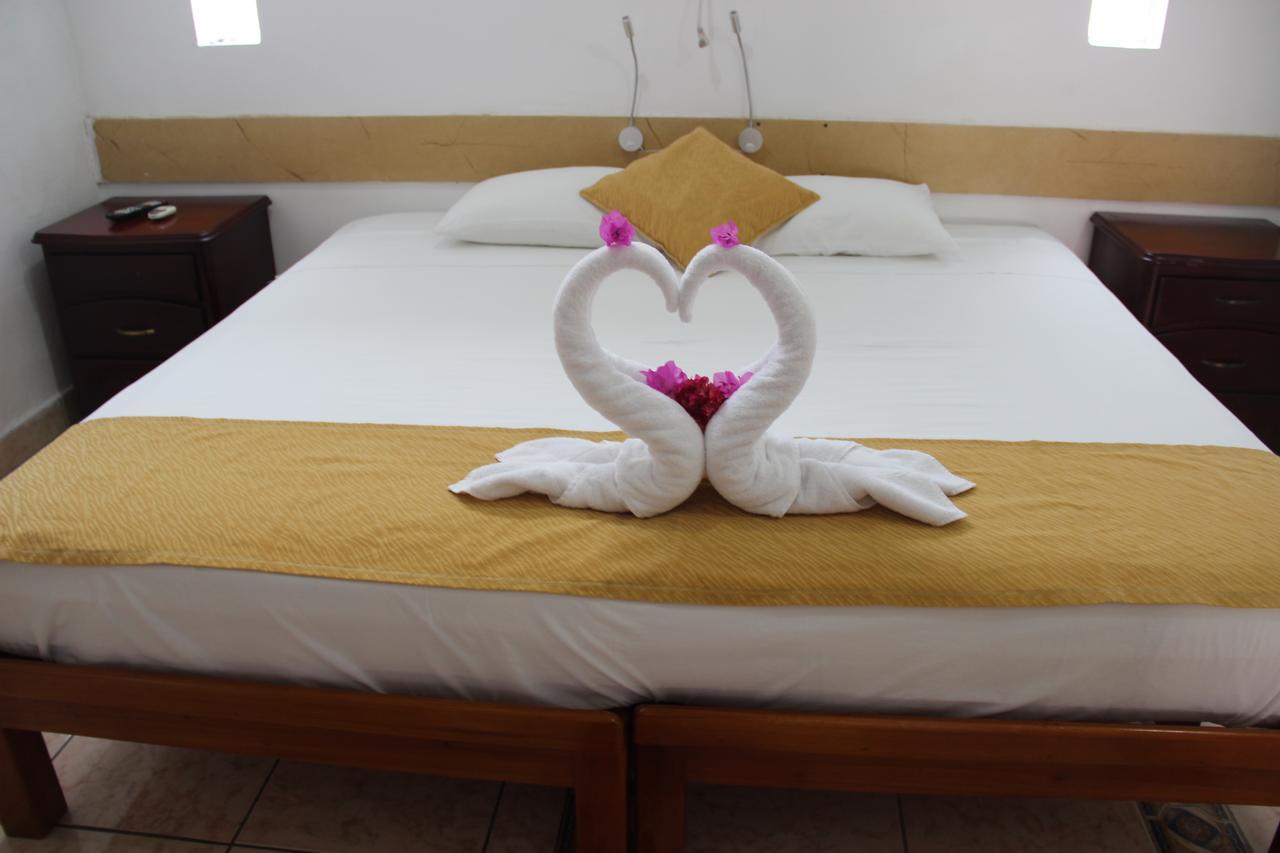 Hotel Crossman Puerto Ayora  Eksteriør billede