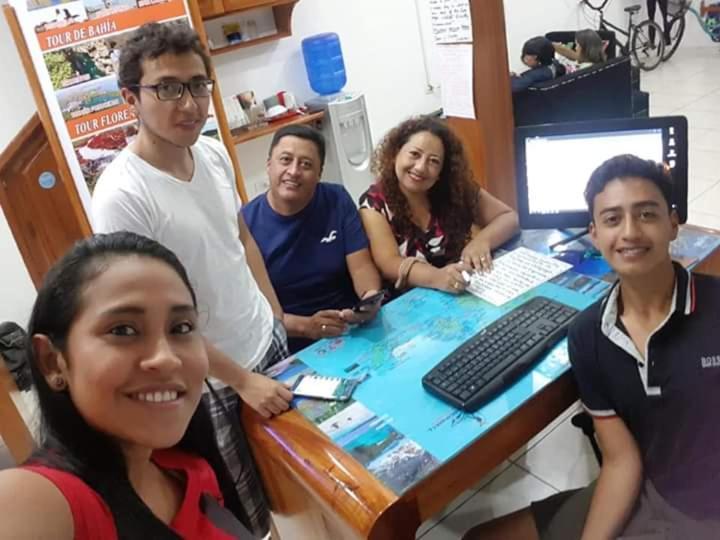 Hotel Crossman Puerto Ayora  Eksteriør billede